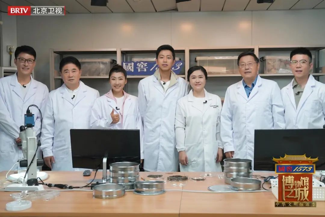 单霁翔带队体验泸州酒文化?