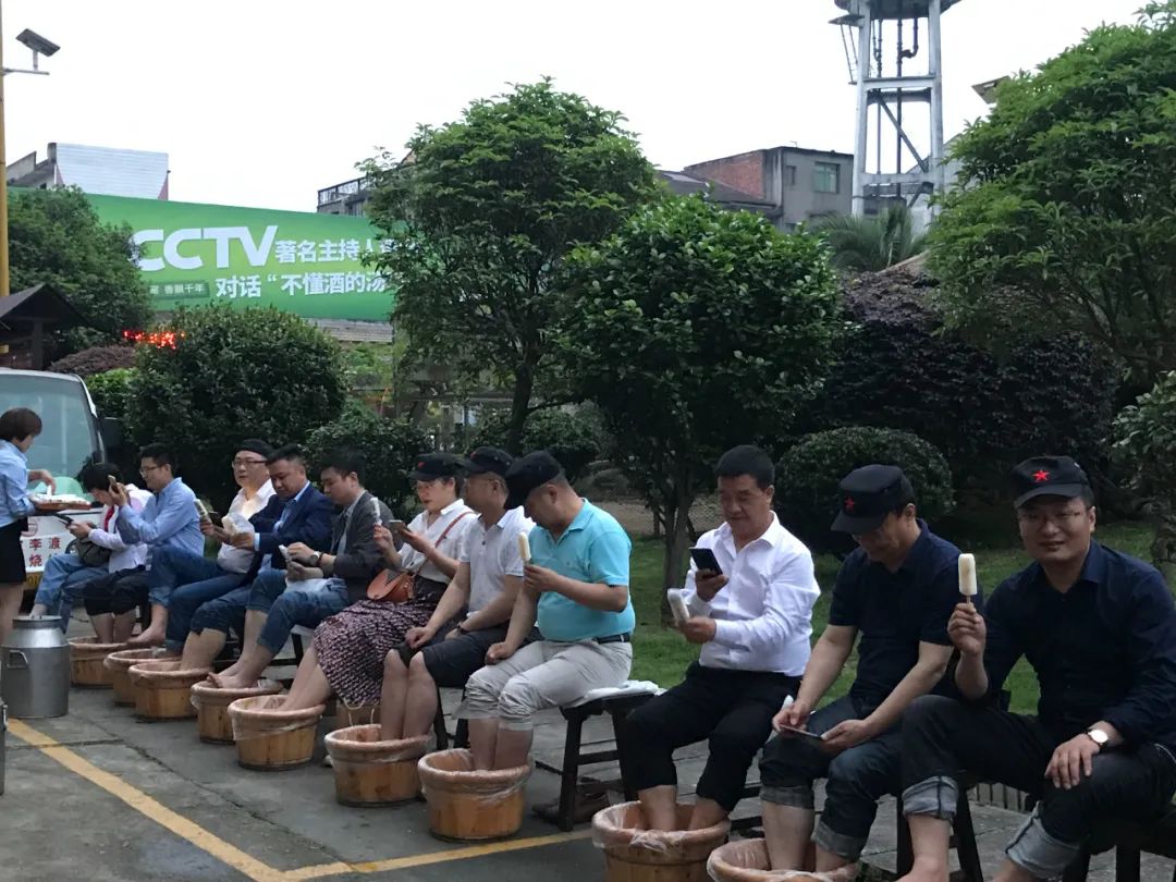 从0到1需要2C，从1到100需要2b