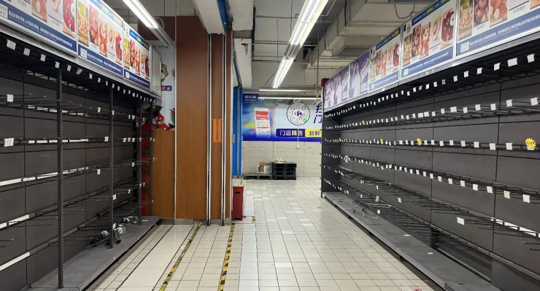 家乐福败走京城:货架空空投诉无门,购物卡“折腾”老年人