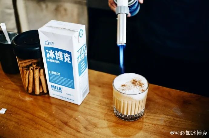 喜茶跨界推盒装牛奶,定位新茶饮专用奶