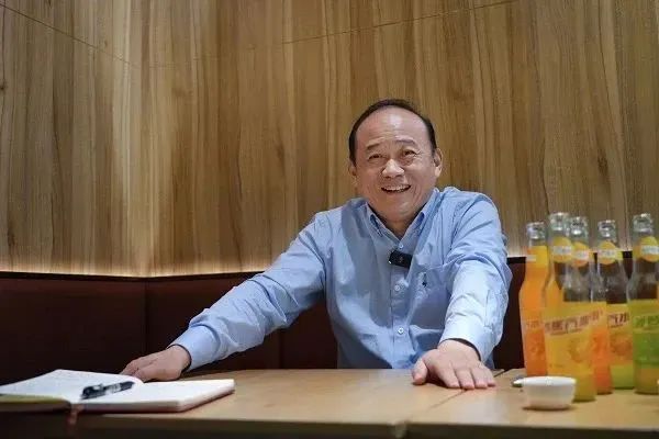 一罐汽水1.99元，湖北前首富兰世立让汽水重回1元时代！
