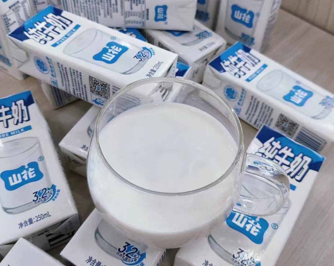 这“泼天的富贵”,终于轮到扎根地方的食品饮料了!