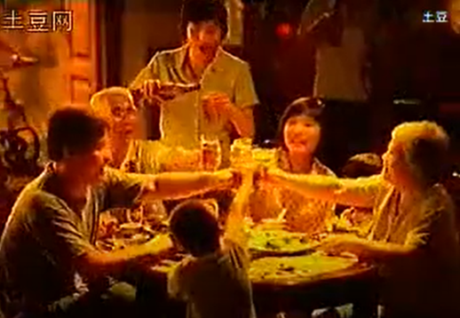 这“泼天的富贵”,终于轮到扎根地方的食品饮料了!