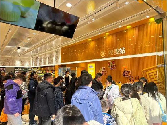 三只松鼠全面进驻零食很忙8000+门店,细品章燎原的“破卷法则”