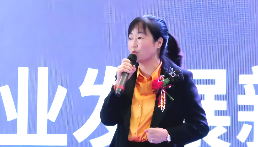 致敬“乳业木兰”!光明乳业贲敏、妙可蓝多柴琇、越秀辉山韩春辉……