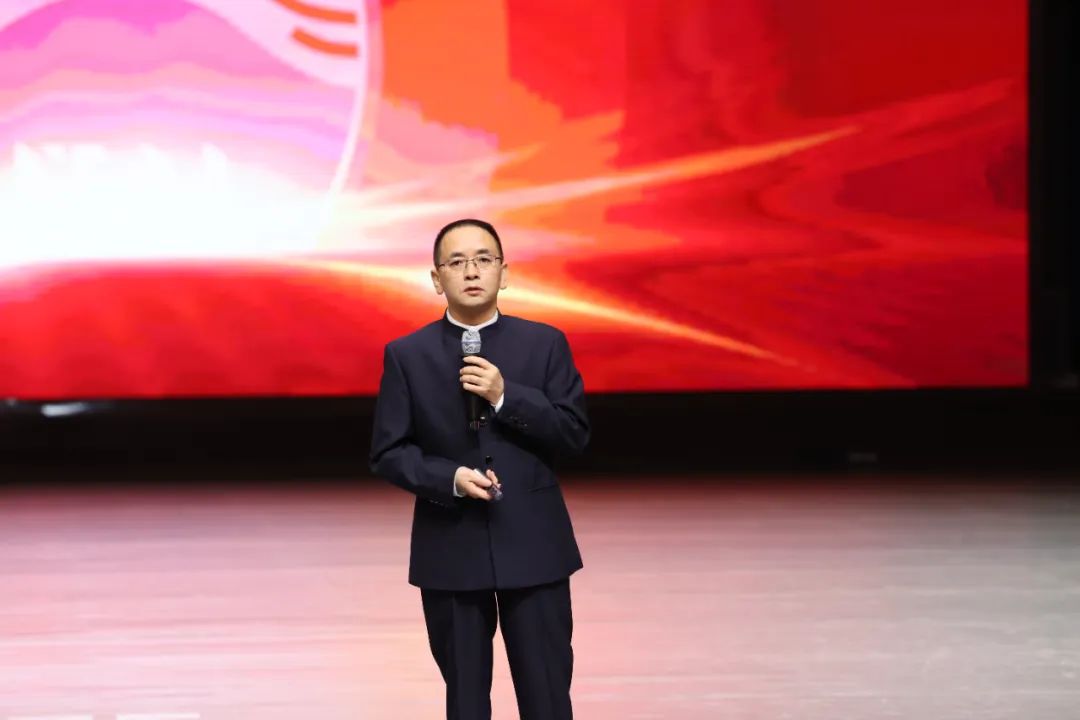 股东大会系统阐释茅台发展观点,张德芹完成“首考”