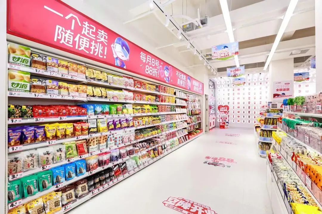 零食赛道迎来首个万店品牌，鸣鸣很忙下一步怎么走？