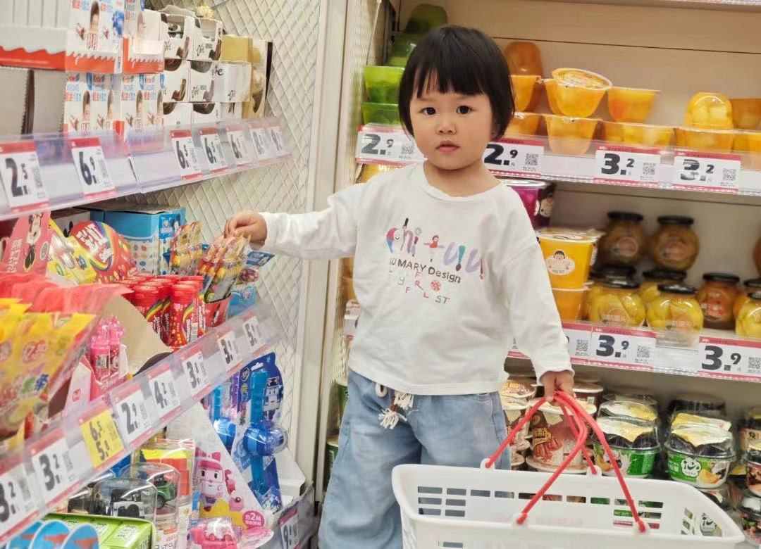 持续“血亏”，零食战场硝烟再起！