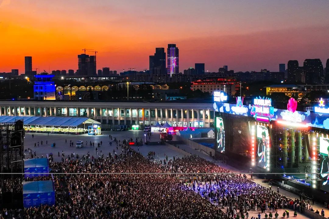 国庆节燃爆！8万年轻人奔赴洽洽快乐之约！