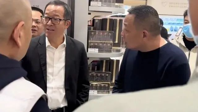 忽然一周 | 农夫山泉又要建新厂，俞敏洪考察胖东来，白象“多人泡面”新品亮相