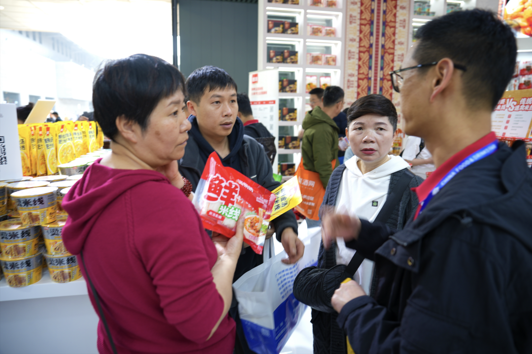 春糖炸场：咚咚云南米线引爆万人试吃，经销商现场喊话要代理权！