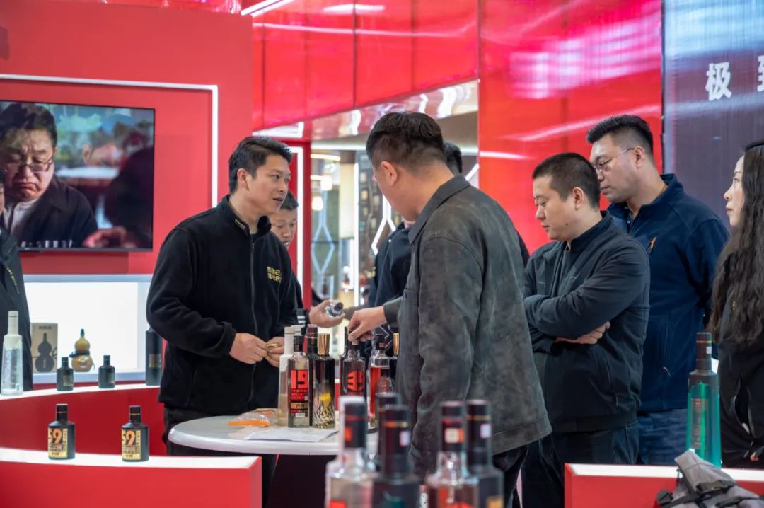 重构光瓶酒价值逻辑,解码“光良进化论”