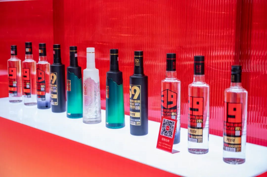 重构光瓶酒价值逻辑,解码“光良进化论”