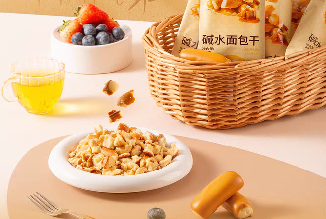 一年狂卖上亿!2块钱的碱水面包丁引发巨头混战