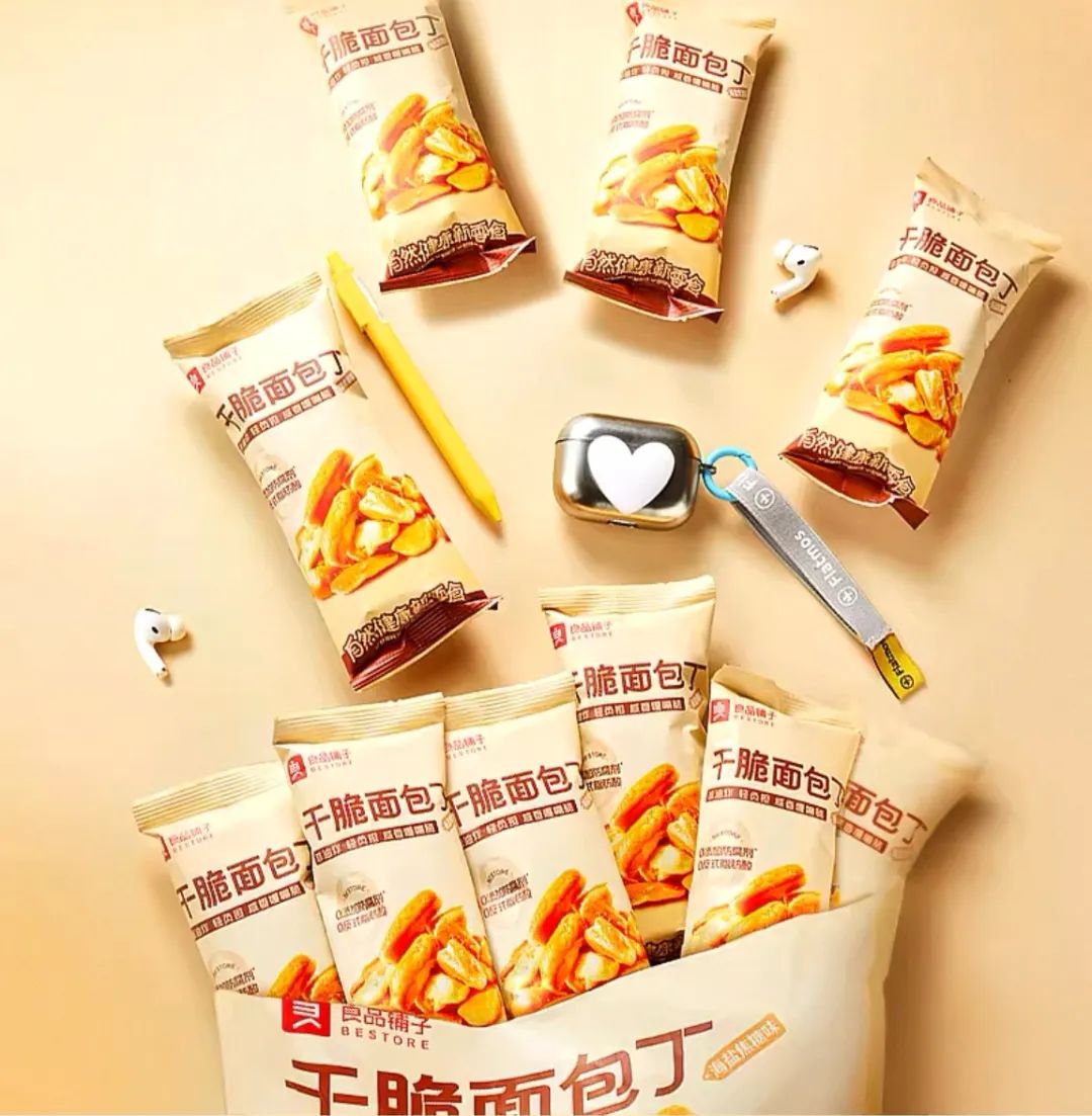 一年狂卖上亿!2块钱的碱水面包丁引发巨头混战