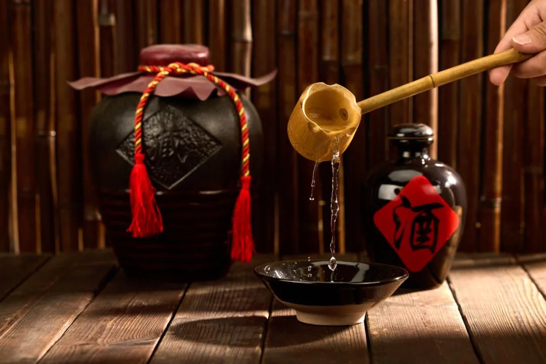 白酒消费场景大洗牌：婚庆与家庭独酌成新战场，酒企如何应对