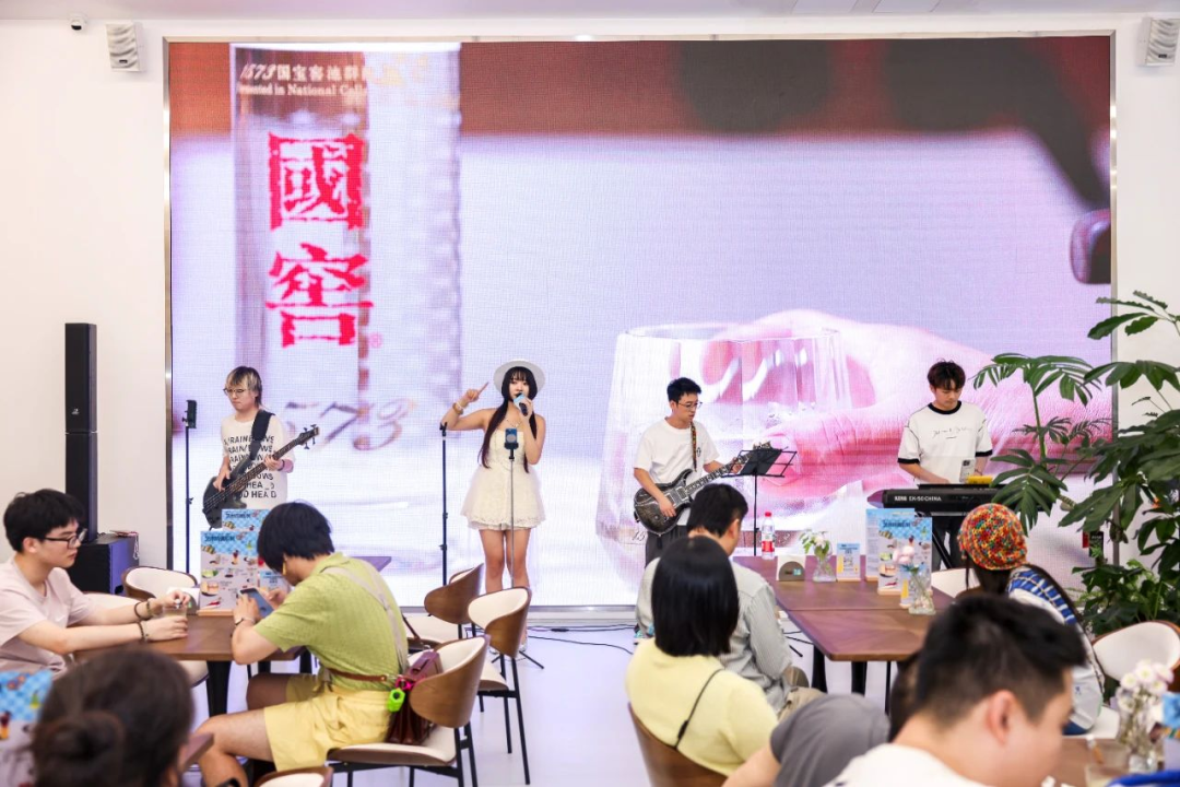 白酒淡季的“冷”与“热”