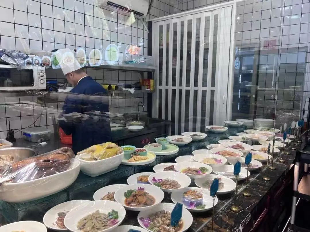 京东七鲜小厨与美团浣熊食堂火力全开,800万餐饮老板求放过!