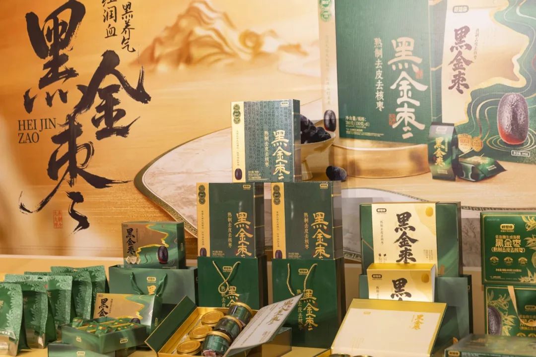 娃哈哈回应砍掉年销低于300万的经销商，燕京啤酒上半年饮料收入接近翻倍……