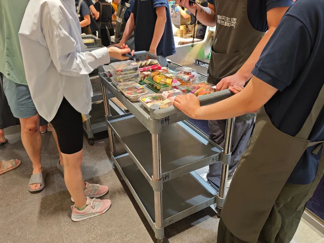 实探鲜风生活!零售黑马火出圈,关键在这三大“杀手锏”