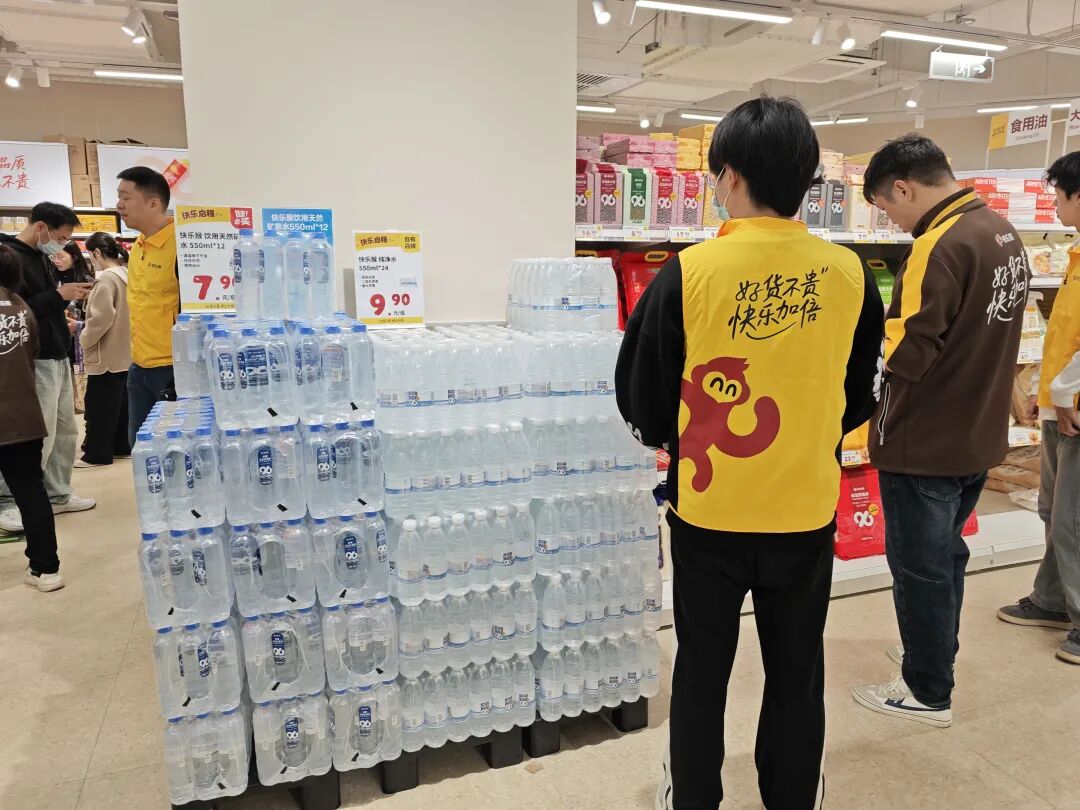 「美团快乐猴」北方首店开业,自有品牌30+