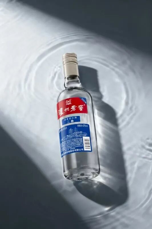 四奖加身，新品破局！泸州老窖以万商大会为窗，尽显头部担当