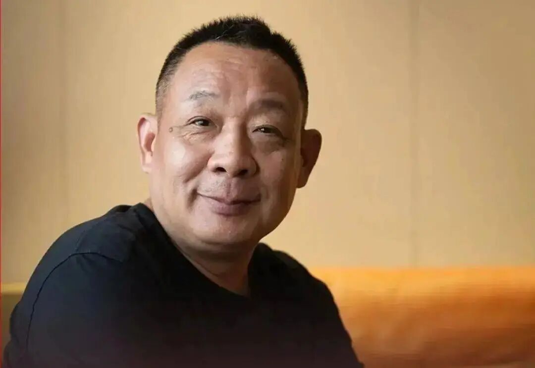食业周报丨于东来谈商超调改、东方甄选进军实体零售、洽洽上新秋季限定品……
