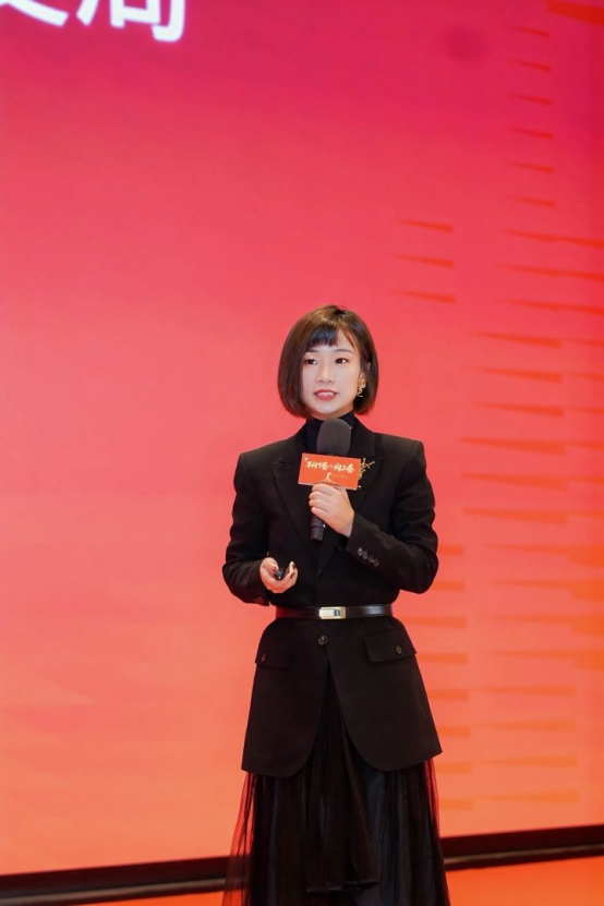 从新厂启动看香铭野心：不向下卷，要带肉类零食“向上卷”