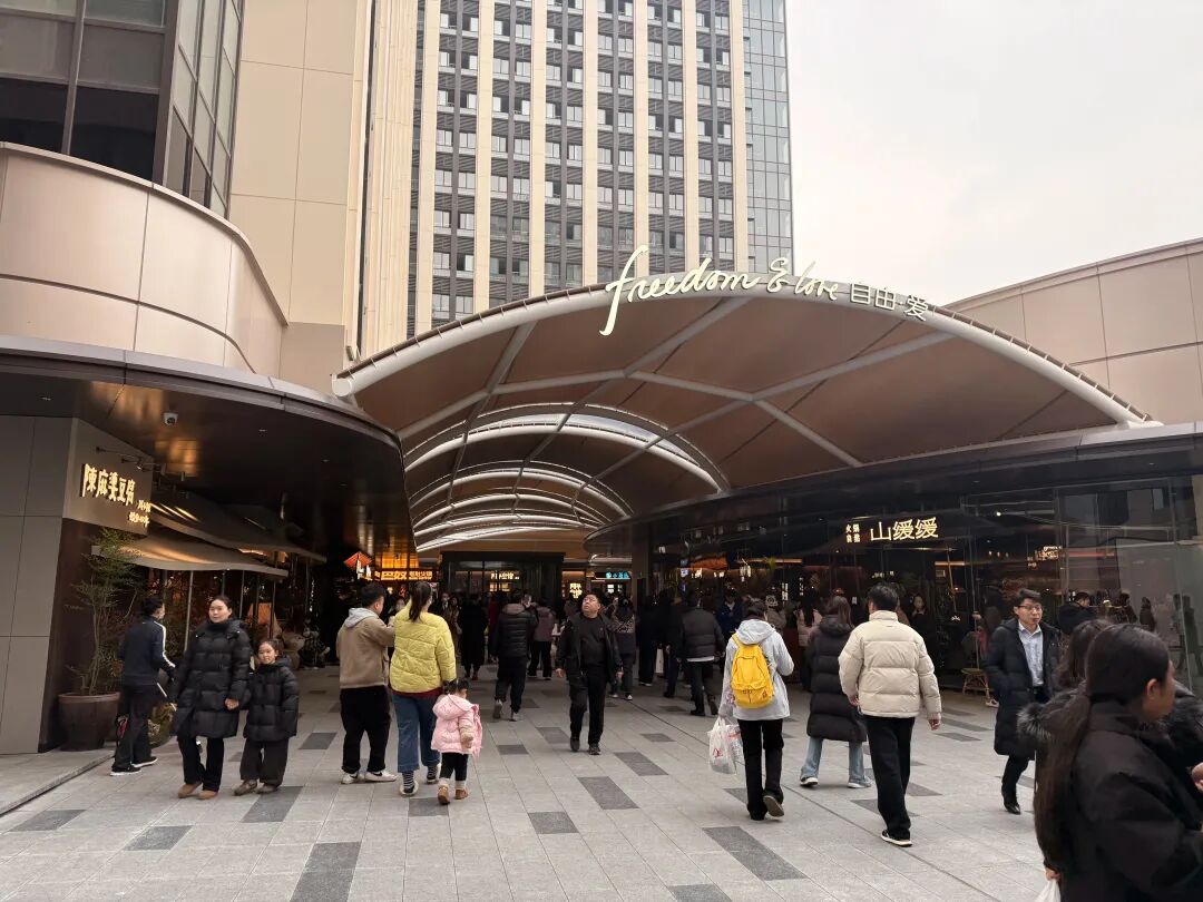 忽然一周 | 农夫山泉在山姆上新「纯透方冰」,快乐猴双店齐开,大窑创始人王庆东卸任……