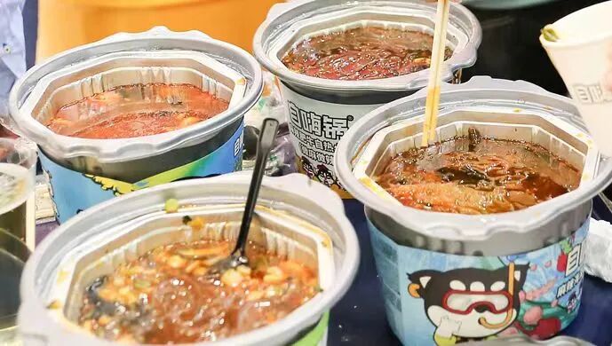 食业周报 | 美团收购叮咚买菜、东鹏饮料港股上市……