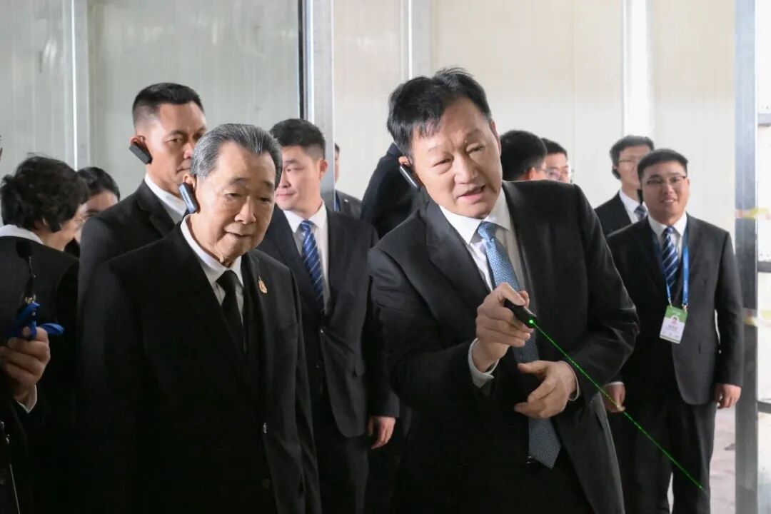 2头猪起家,河南夫妇“豪赌”全球"