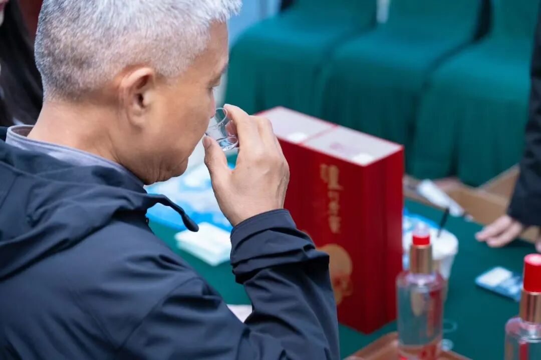 名酒之选，财富共赢——泸州老窖窖系列新品重磅登场