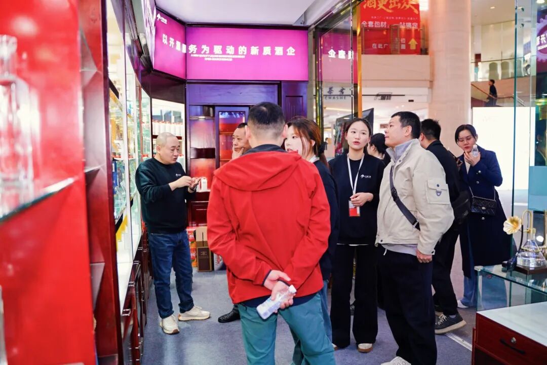 开源力酿春糖“现象级”火爆背后，一场重构定制酒赛道的“透明革命”