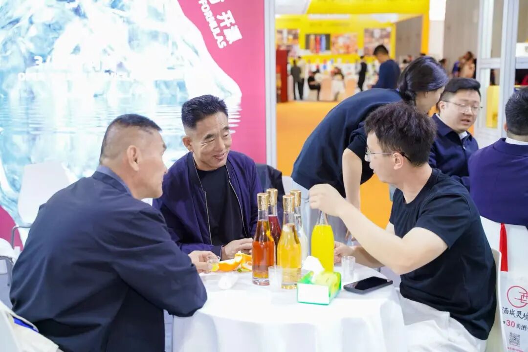 开源力酿春糖“现象级”火爆背后，一场重构定制酒赛道的“透明革命”
