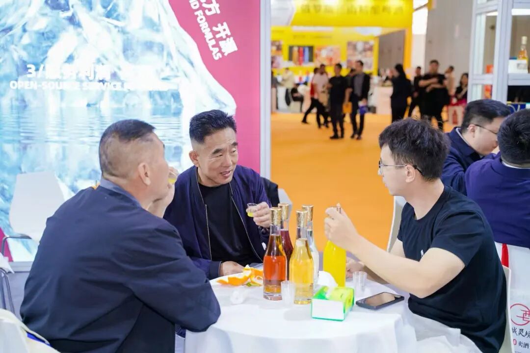 开源力酿春糖“现象级”火爆背后，一场重构定制酒赛道的“透明革命”