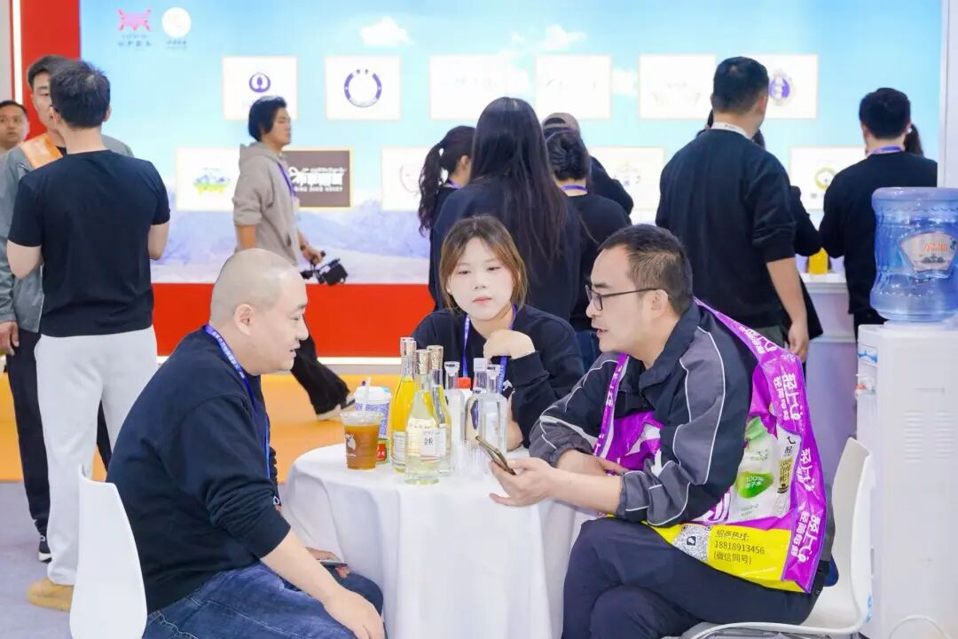 开源力酿春糖“现象级”火爆背后，一场重构定制酒赛道的“透明革命”