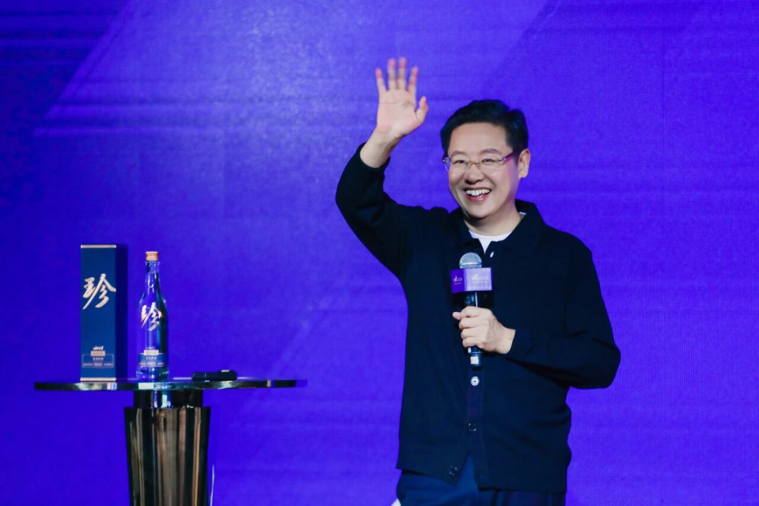 万商联盟正成为酒业穿越周期的指引精神——吴向东第15场直播解读