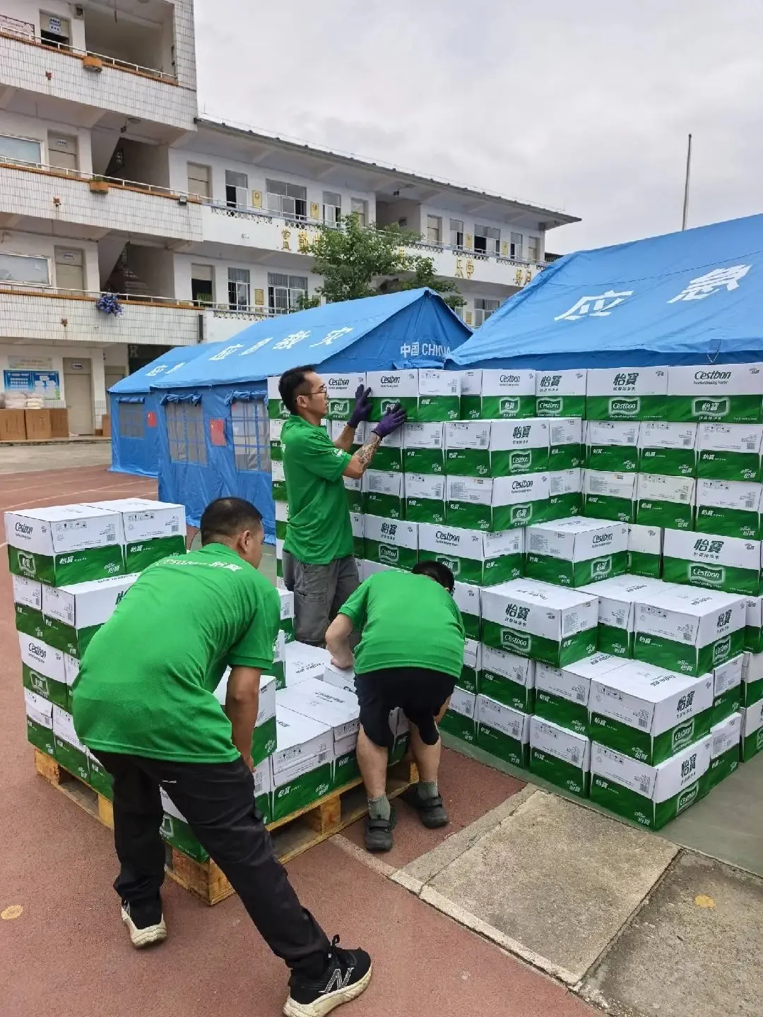 驰援柳州，东鹏、加多宝、农夫山泉等食企在行动！