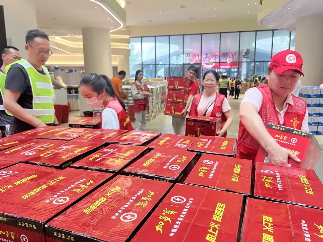 驰援柳州，东鹏、加多宝、农夫山泉等食企在行动！