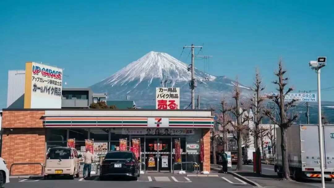 开了8万家便利店,日本“零售之神”离世