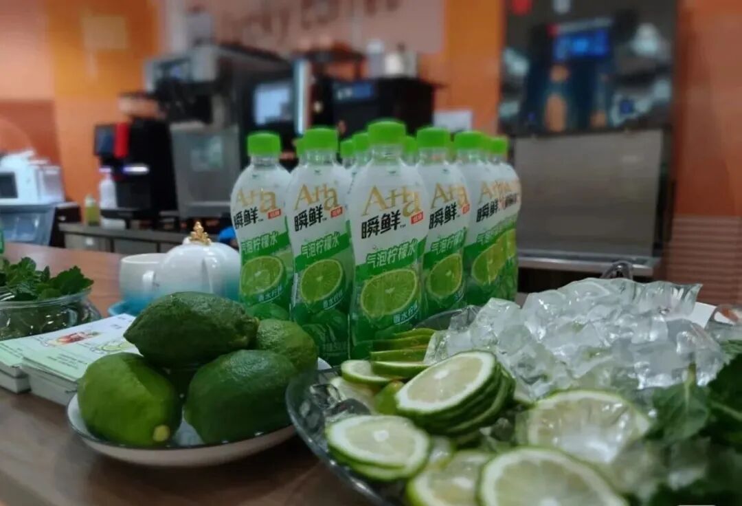 独家!统一气泡柠檬水“瞬鲜”上市,硬刚蜜雪冰城40亿大单品!
