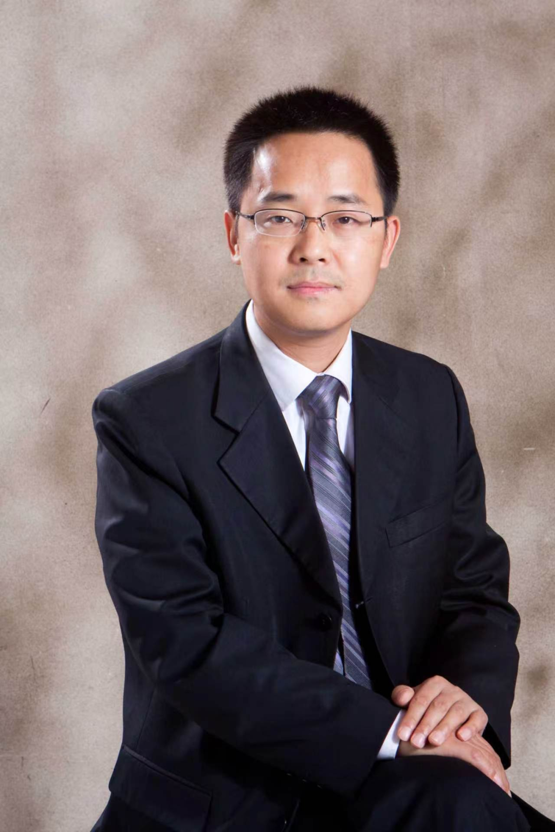 皇家窖藏12强塑200元价格带,冀酒喜迎增长新引擎