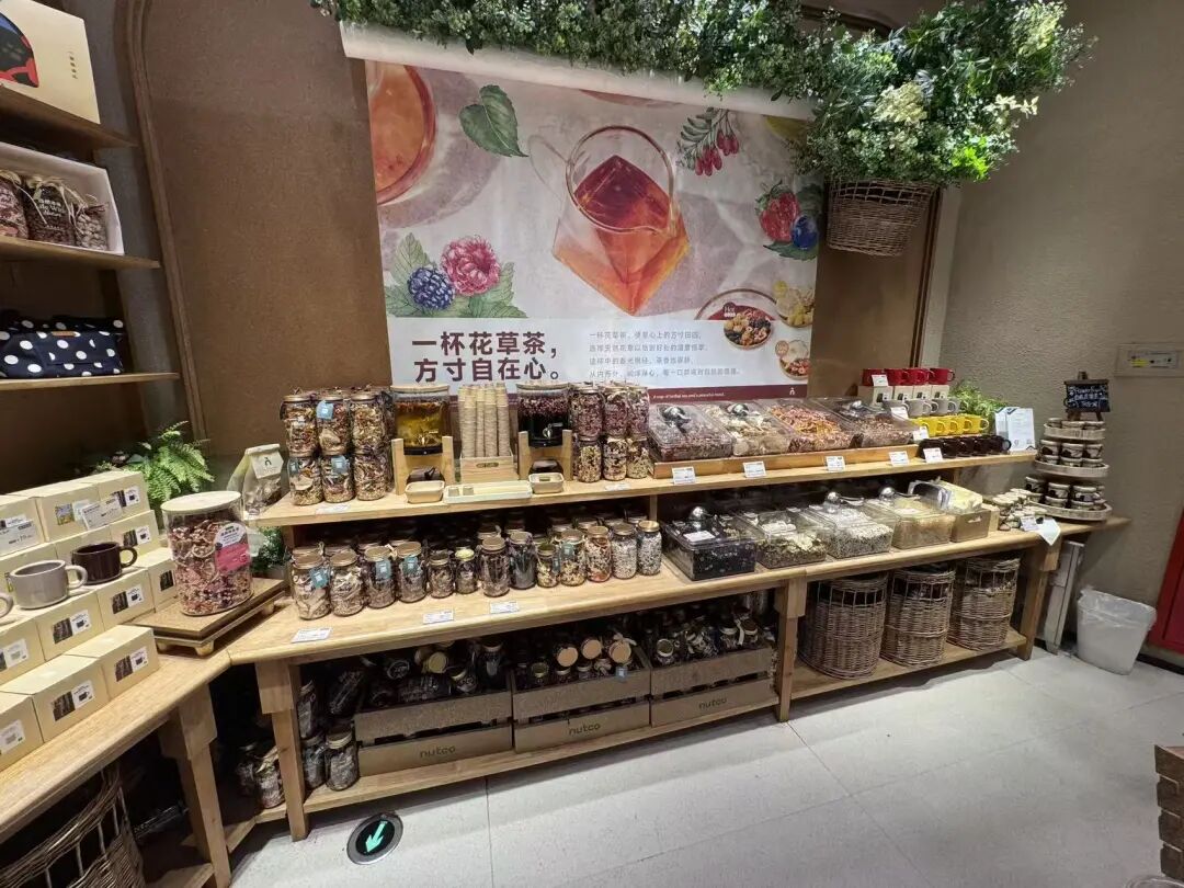 从街边炒货店到商圈“排队王”,一栗nutco做对了什么?