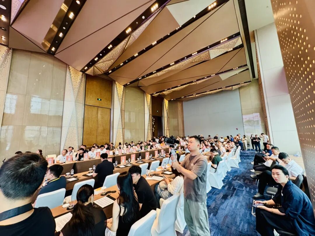 渠道重构下的冻品新局:安井、温氏、锅圈等头部企业携战略爆品重回商超