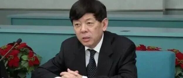豪掷10亿，“果冻大王”不再沉默