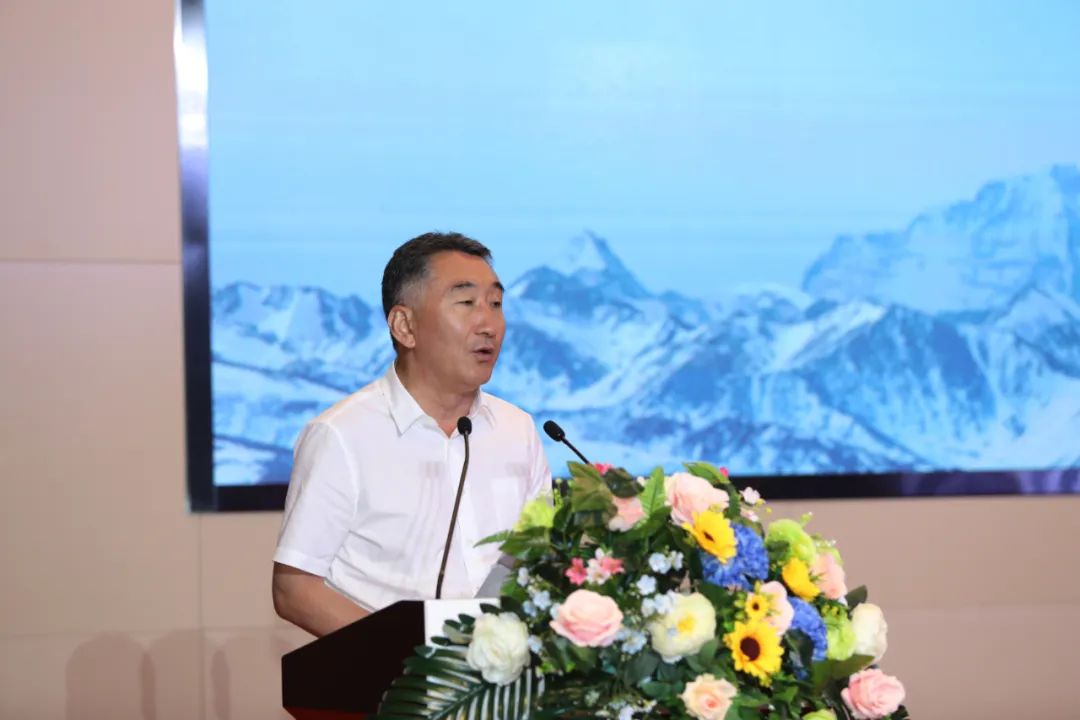 冬奥伙伴走进伊利，共启北京冬奥会倒计时200天新征程