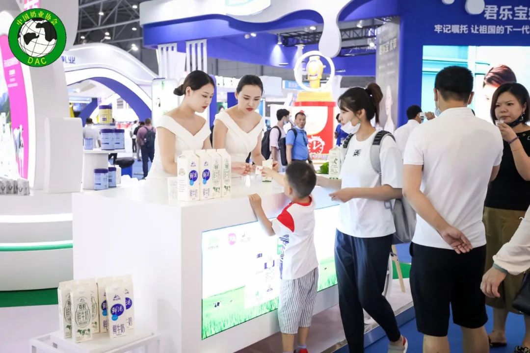 中国奶业大会，伊利、蒙牛、光明、君乐宝、完达山、新希望……乳企都带来了哪些好产品？