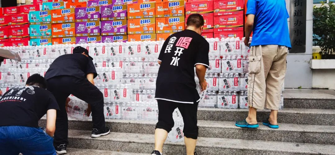 康师傅、盼盼、元气森林…30家食企驰援河南第一线！
