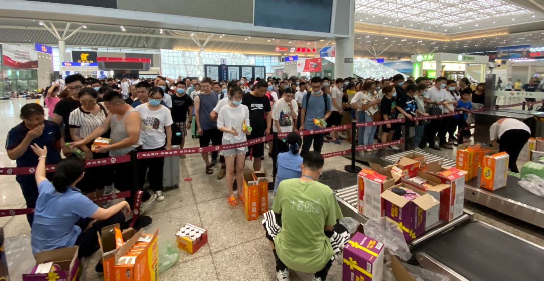 康师傅、盼盼、元气森林…30家食企驰援河南第一线！