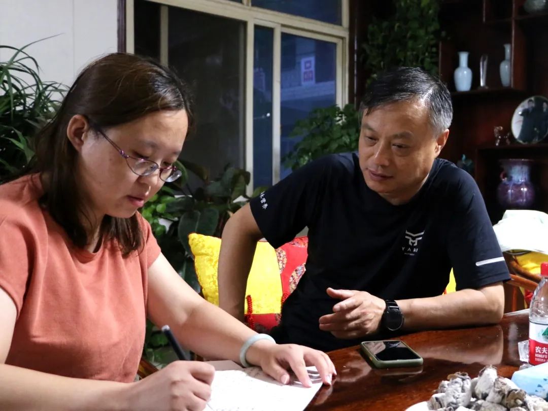【河南纪实】山顶上的牛场:风吹雨打,依然矗立在那里